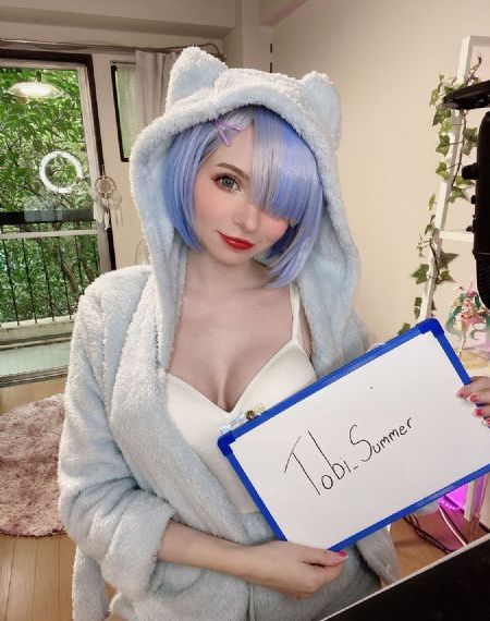美女抓奶抖胸视频_1080P高清完整版播放