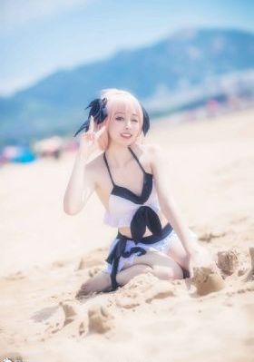 欧美真人亲亲动态图_1080超清在线观看
