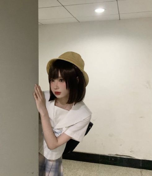 头像女欧美风高级黑白_HD免费在线播放